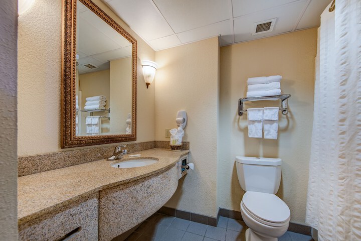 Room 25 of 47