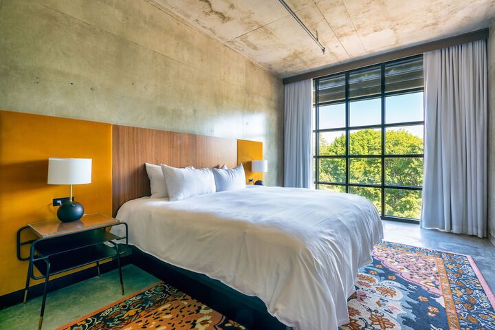 Room 47 of 104
