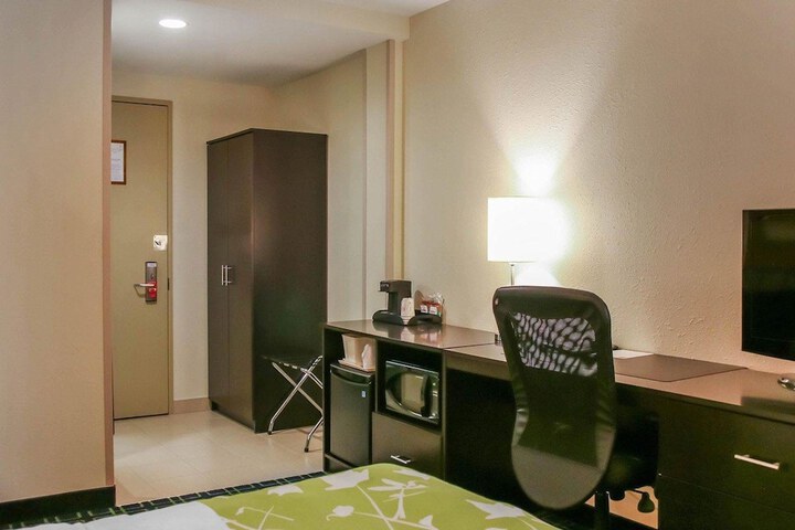 Room 14 of 20