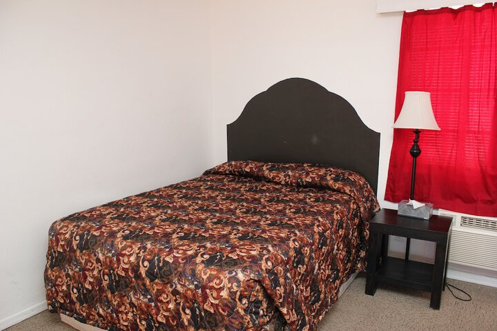 Room 17 of 38