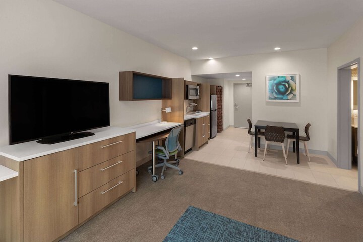 Room 18 of 37