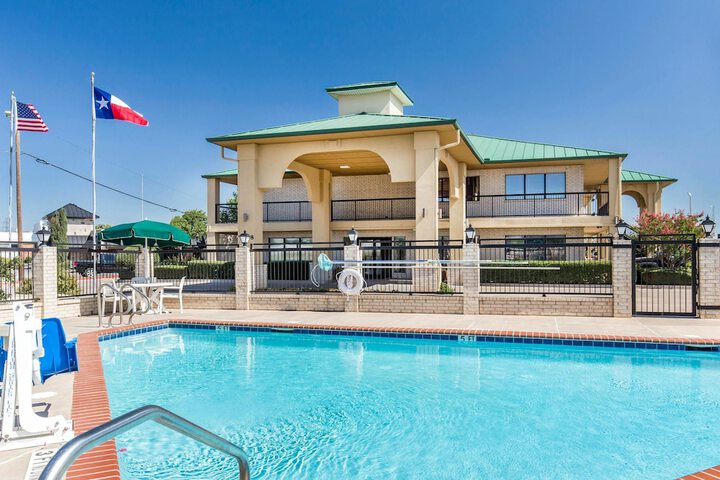 Pool 3 of 27