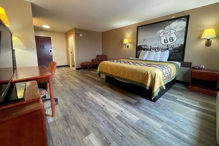 Room 21 of 27