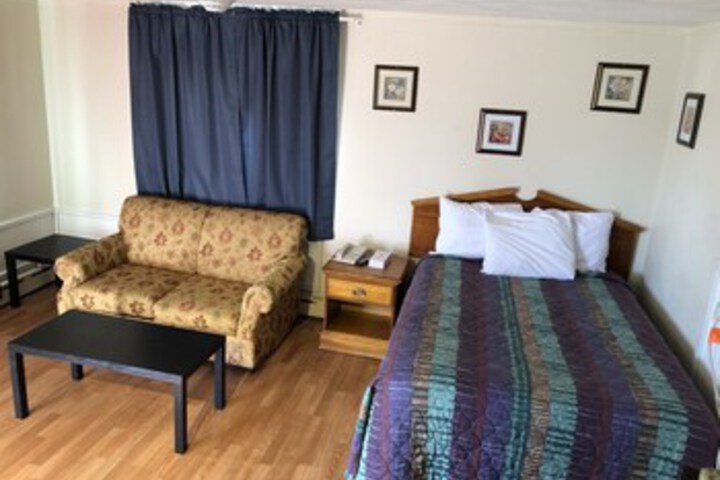 Town Line Motel