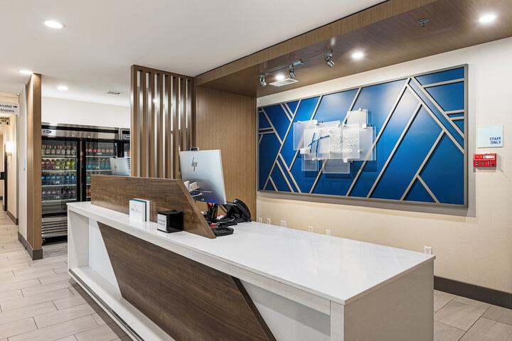 Holiday Inn Express & Suites Buford NE - Lake Lanier by IHG