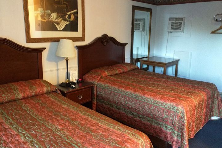 Room 13 of 19