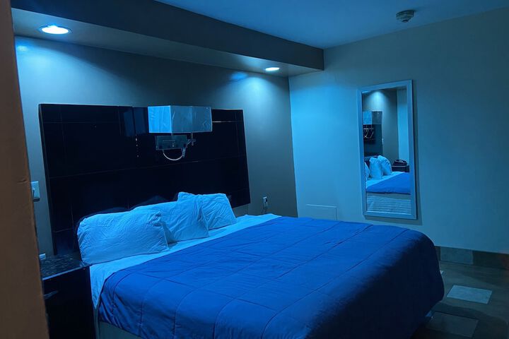 Room 48 of 71