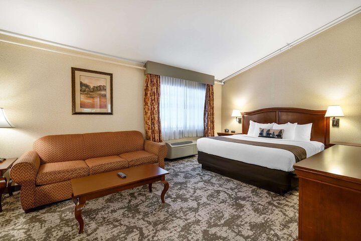 Room 37 of 125