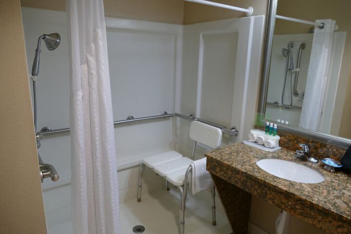 Room 19 of 37