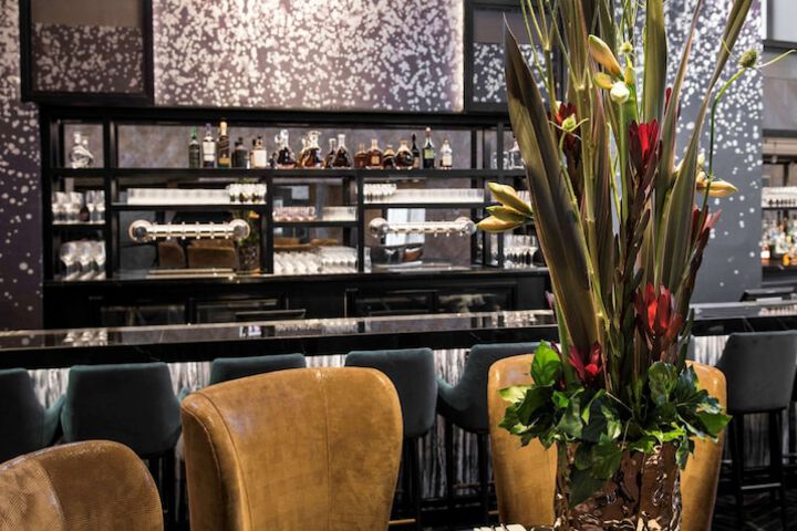 LondonHouse Chicago Curio Collection by Hilton