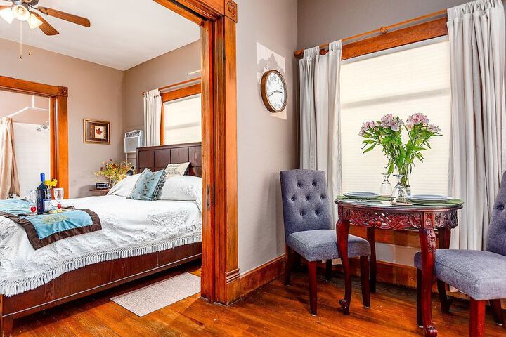 Room 8 of 35