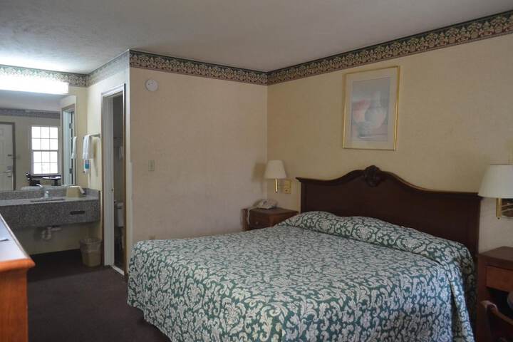 Room 11 of 20