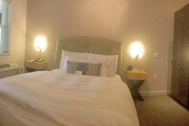 Room 26 of 32
