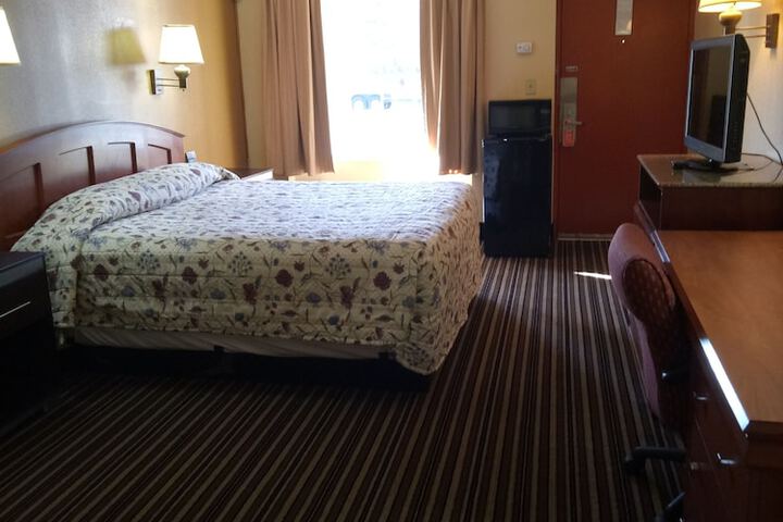 Room 24 of 26