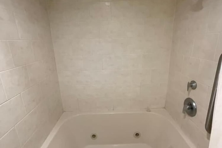 Room 17 of 35