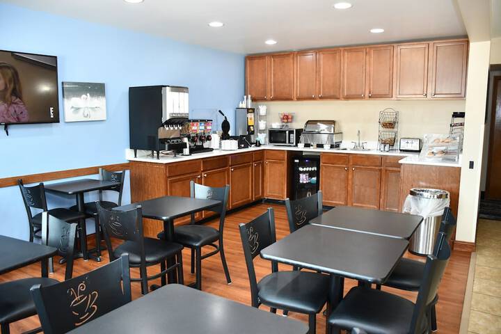 Baymont Inn & Suites by Wyndham Platteville