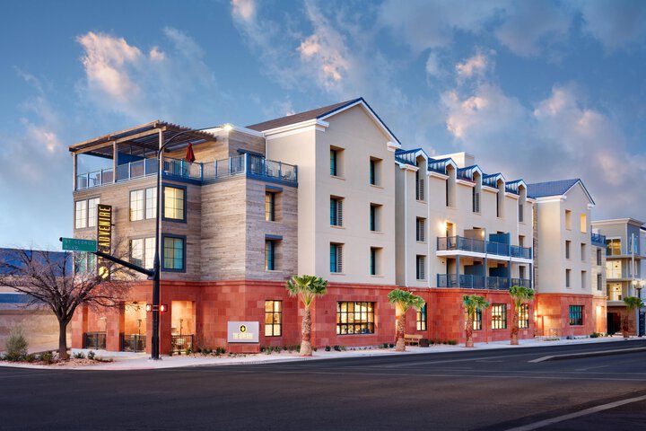 Hotel 3 of 200
