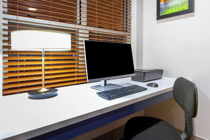 Business Center 49 of 49