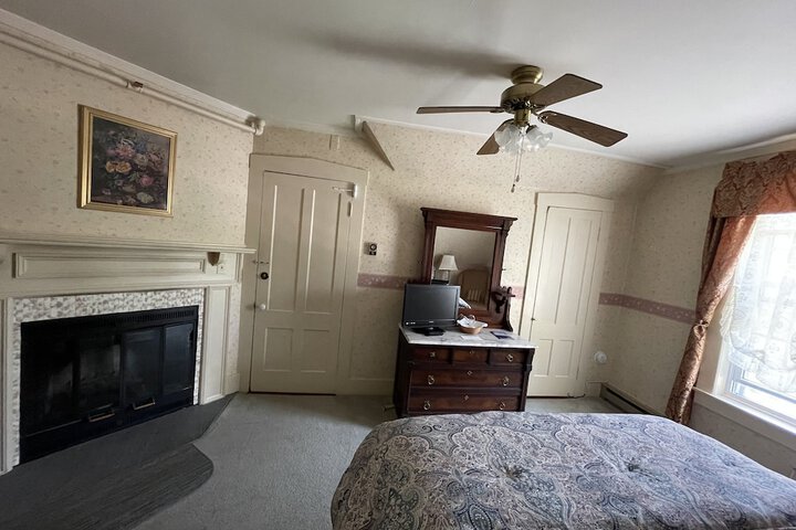 Room 16 of 53