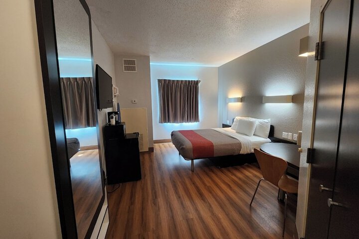 Room 22 of 32