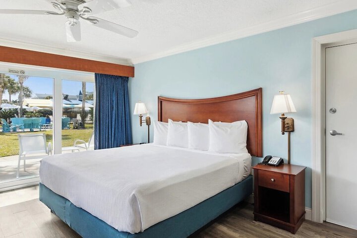 Seahorse Oceanfront Inn