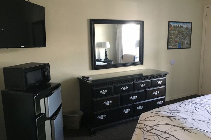 Room 8 of 26
