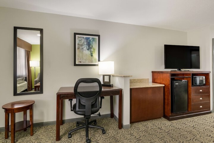 Room 11 of 36