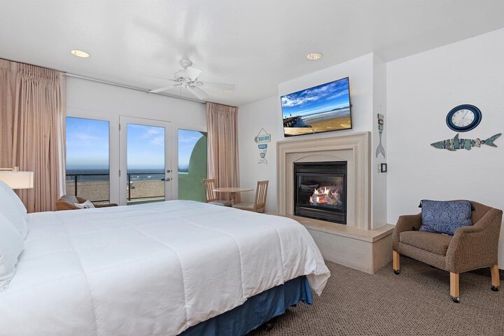 Beach House Inn & Suites