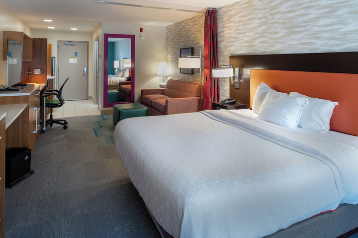 Room 33 of 48