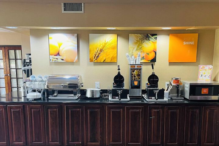 Ardmore Inn & Suites