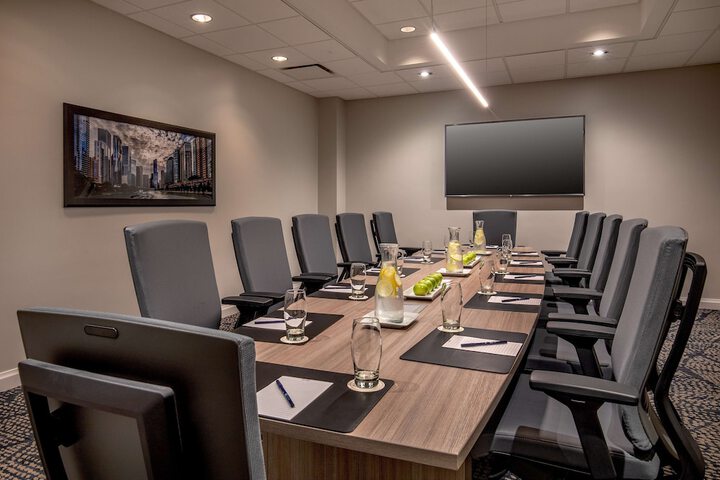 DoubleTree by Hilton Chicago - North Shore Conference Center