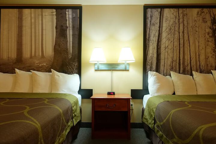Room 33 of 48