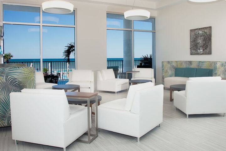 Holiday Inn Express & Suites Panama City Beach - Beachfront by IHG