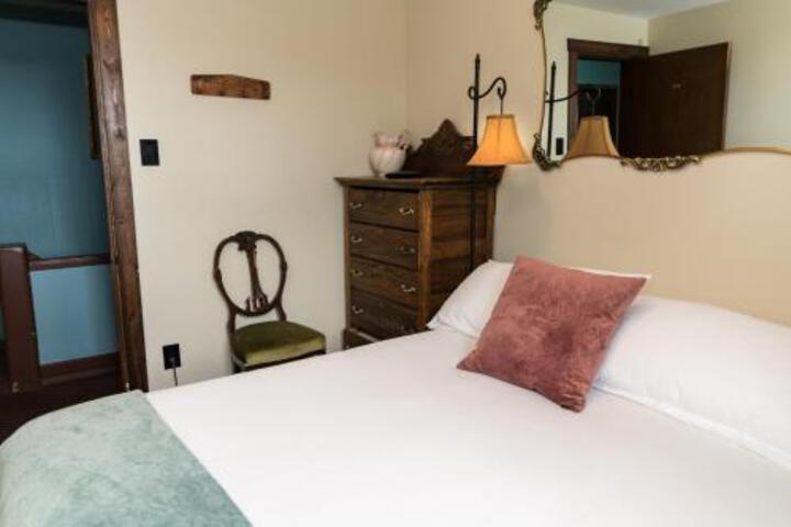 THE COCHRANE ROCKYVIEW HOTEL