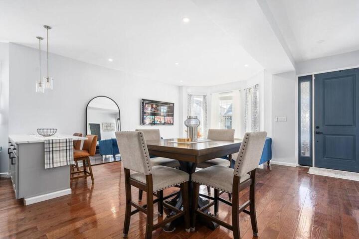 Modern 3 Bed Apt Parking W D