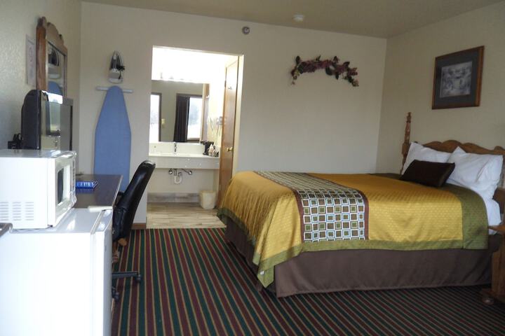 Room 13 of 37