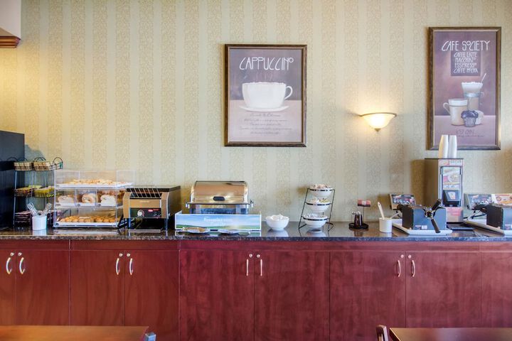 Breakfast/Coffee Service 48 of 55
