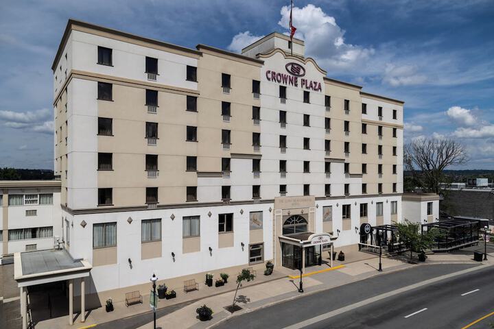 Hotel 11 of 354