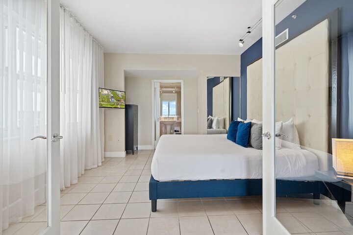 Room 76 of 108