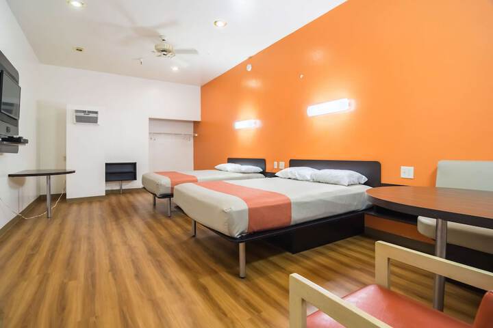 Room 70 of 87