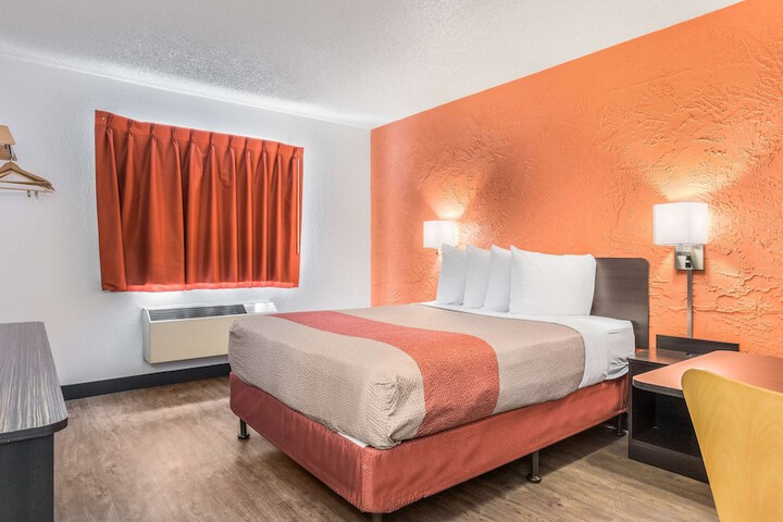 Room 16 of 27
