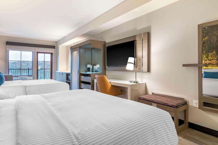 Room 44 of 101