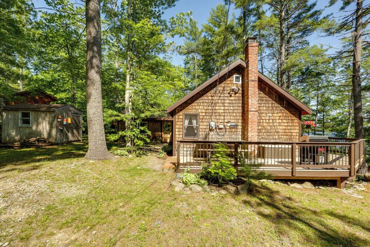 Waterfront Maine Vacation Rental w / Private Dock