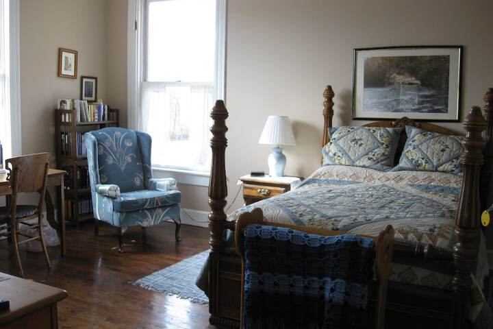 Room 28 of 47