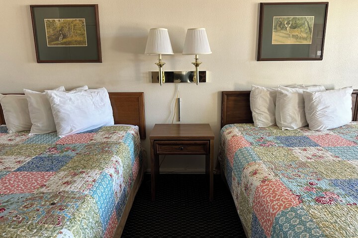 Windcrest Inn and Suites