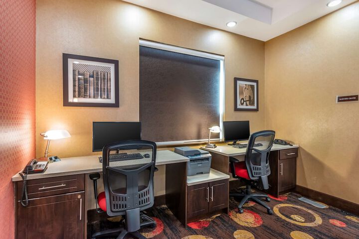 Business Center 47 of 48