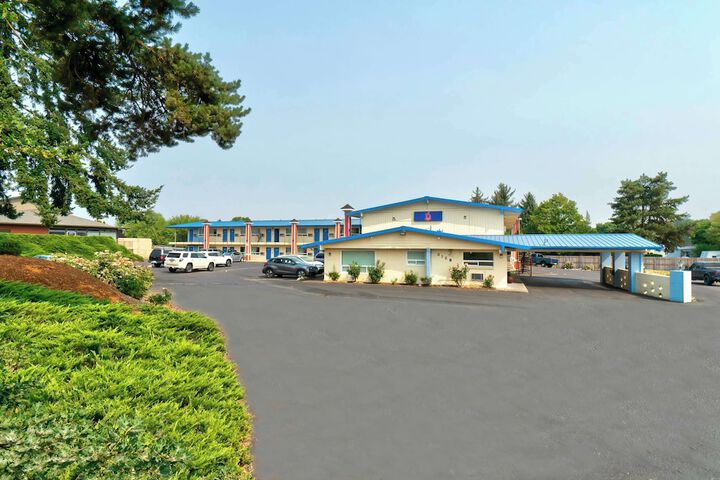 Studio 6 Suites Albany OR