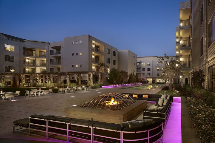 Hotel Exterior 72 of 72