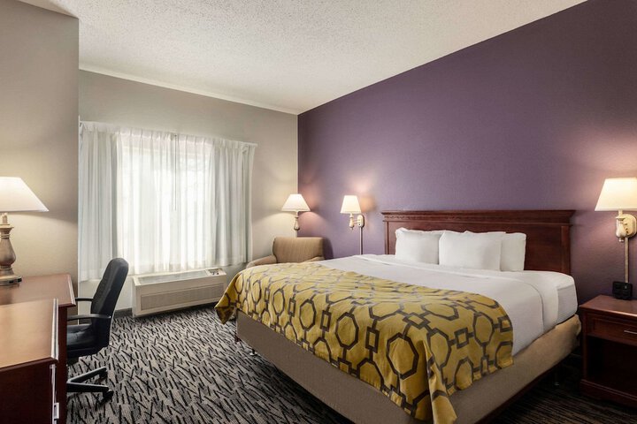 Room 16 of 30