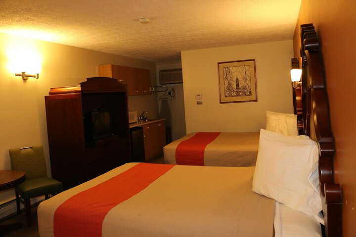 Room 8 of 36